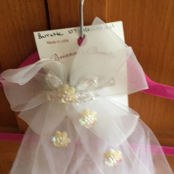 White Veil - Picture 2 of 4